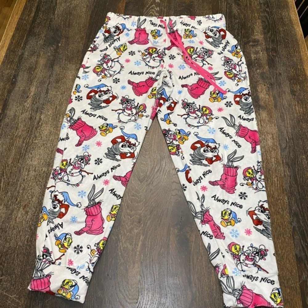 Looney Tunes Always Nice Minky Soft Women's Cuffed Sleep Pant Medium